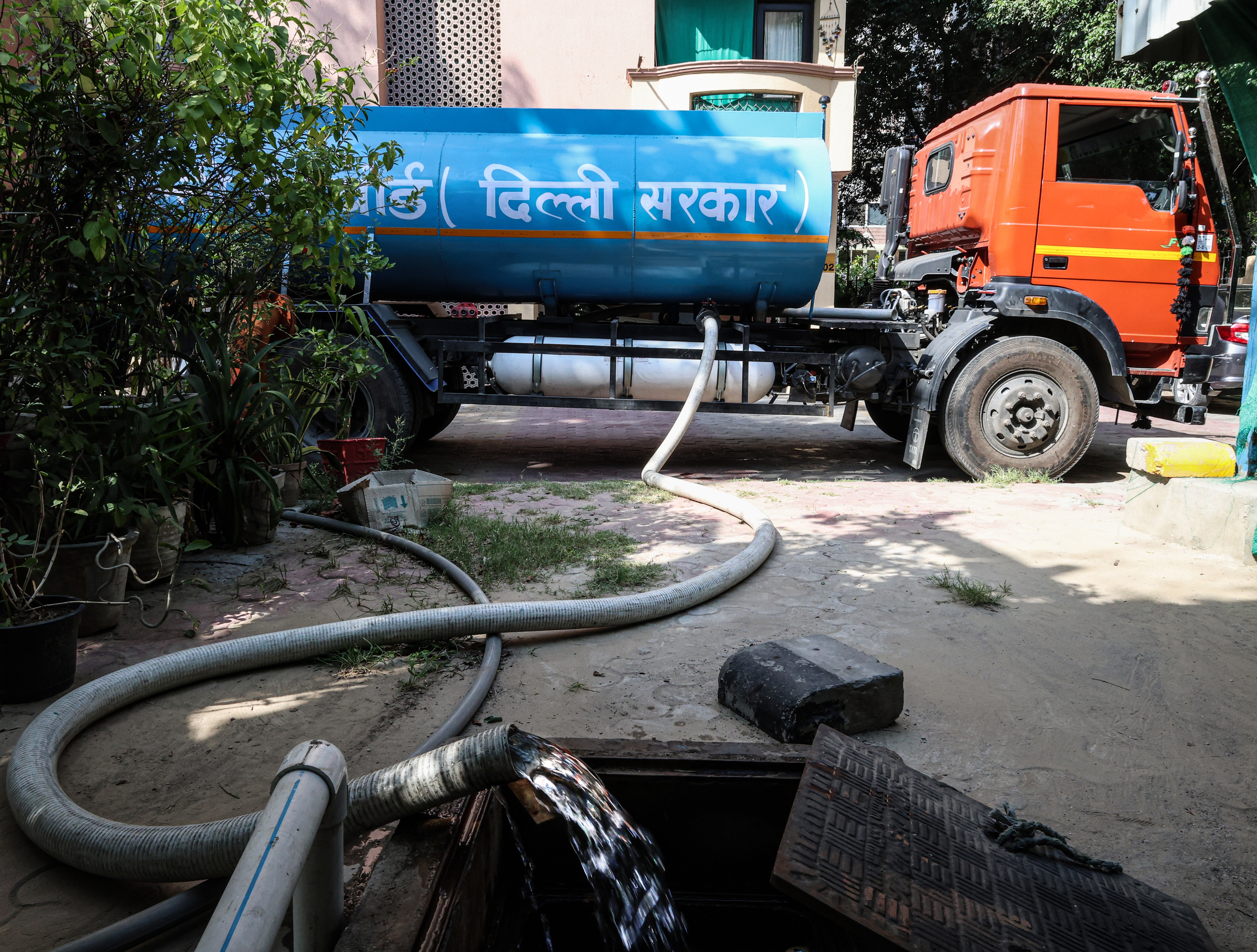 ‘Worst in 25 years’: Taps nearly dry in eight Dwarka sectors in Delhi, residents spend lakhs on tankers