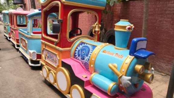 elnate toy train death