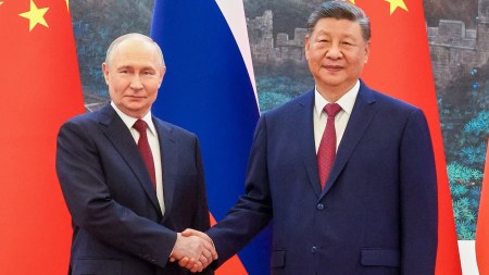 Putin meets Xi Jinping