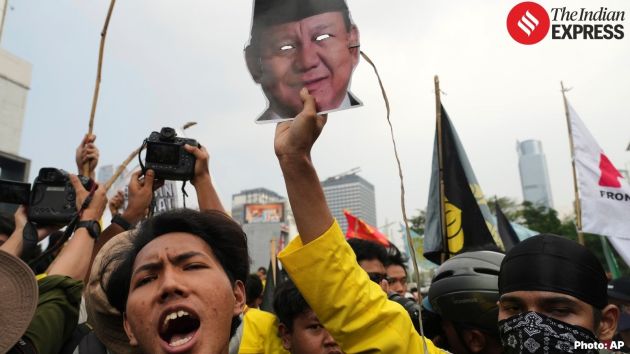 About 1,500 protesters tried to march to the Hotel Indonesia traffic circle