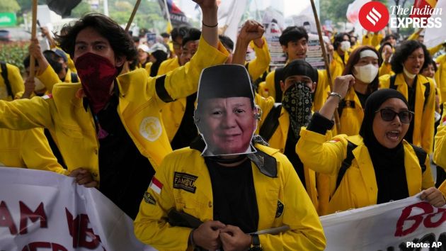 Hundreds of Indonesian students rallied on Friday in Indonesia's capital, Jakarta, demanding lower fuel and food prices