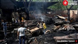 Massive fire destroys 30 huts in Delhi's Takia Kale Khan