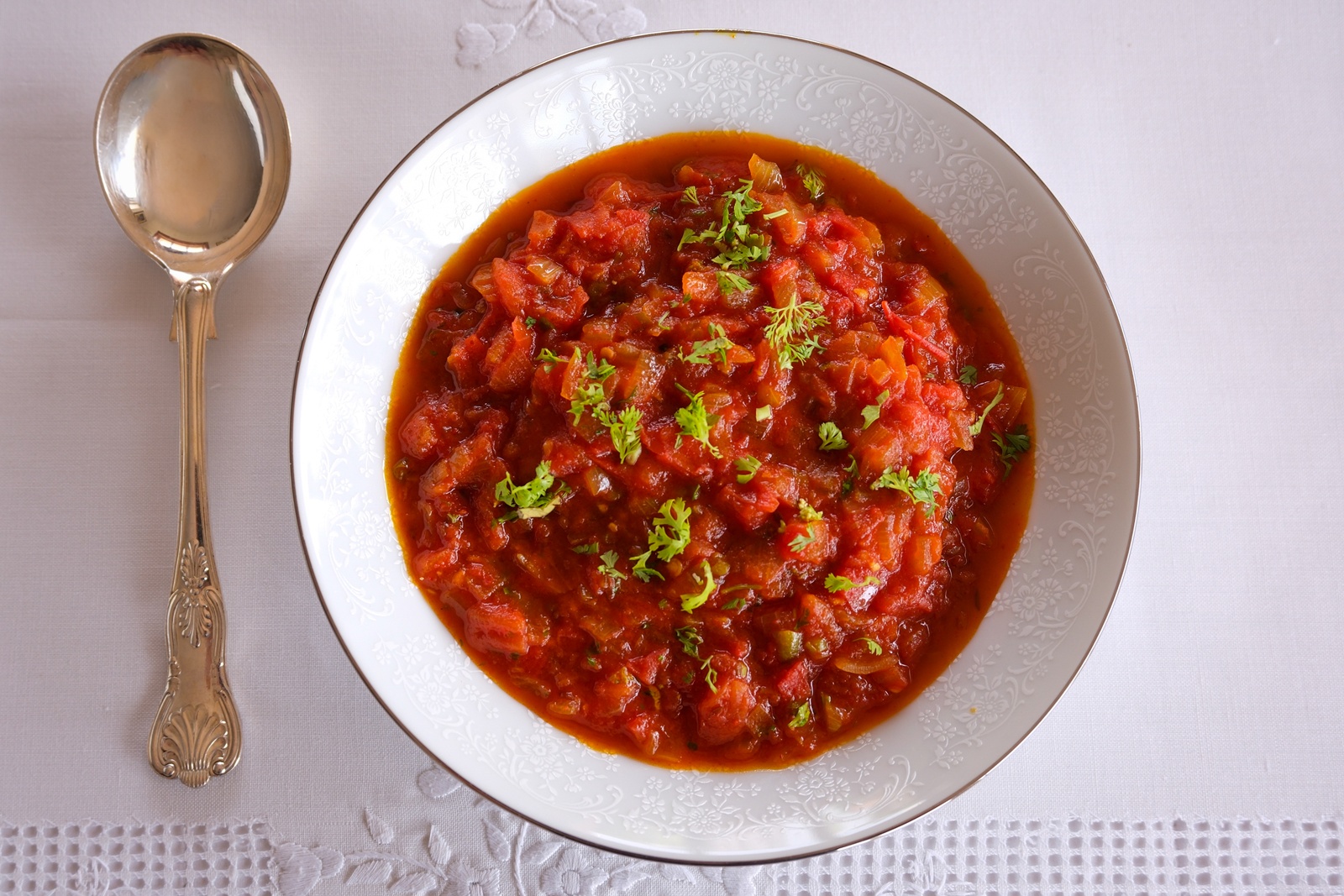 Sweet-sour tamatar ki chutney