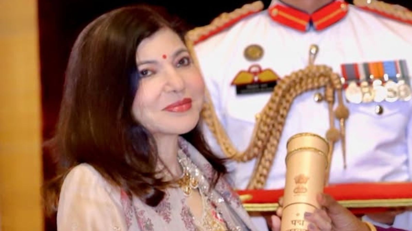 Alka Yagnik’s wheelchair video sparks concern: How to cope with health setbacks later in life