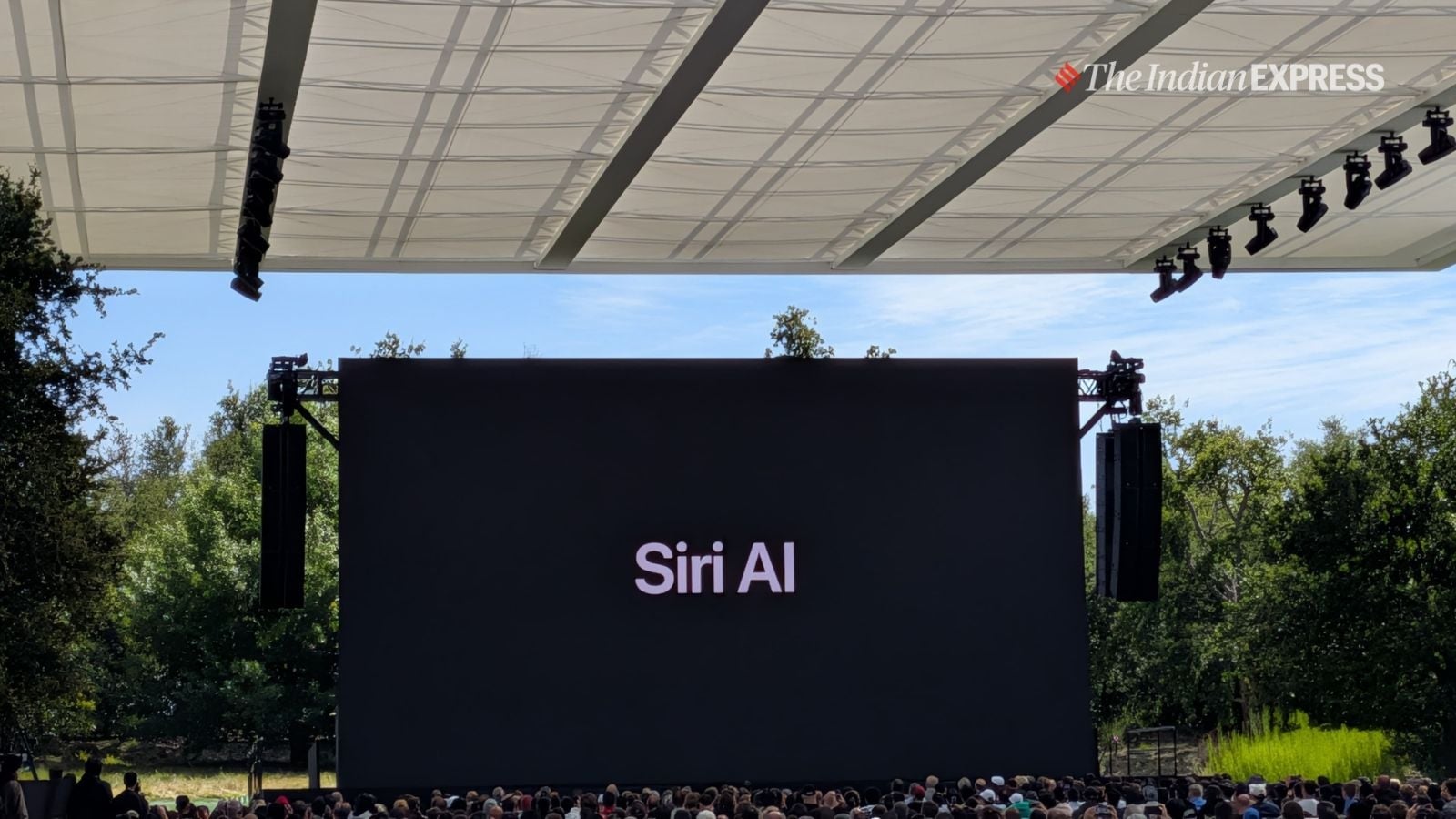 Apple ने WWDC 2026 में अपनी अगली पीढ़ी के सिरी को प्रदर्शित किया, जो कंपनी के कृत्रिम बुद्धिमत्ता और उसके पारिस्थितिकी तंत्र में गहन एकीकरण के लिए गोपनीयता-केंद्रित दृष्टिकोण पर प्रकाश डालता है। (छवि: द इंडियन एक्सप्रेस/अनुज भाटिया)