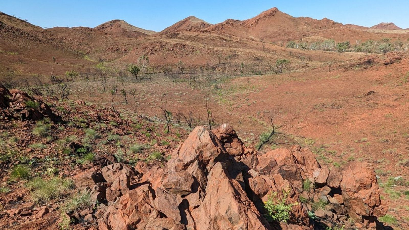 Western Australia crater may be Earth's oldest impact site, but debate continues