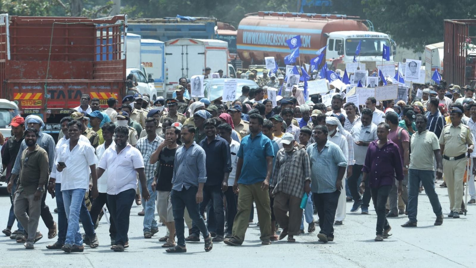 Amid monsoon concerns, residents of Darukhana razed homes march for housing rehabilitation policy in Mumbai | Mumbai News