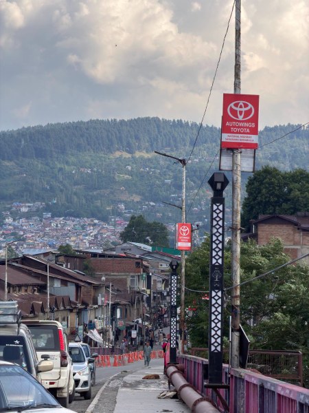 The 21-kilometre run, which starts from Baramulla town and passes through the green fields of surrounding villages. (Credits: Shuaib Masoodi)