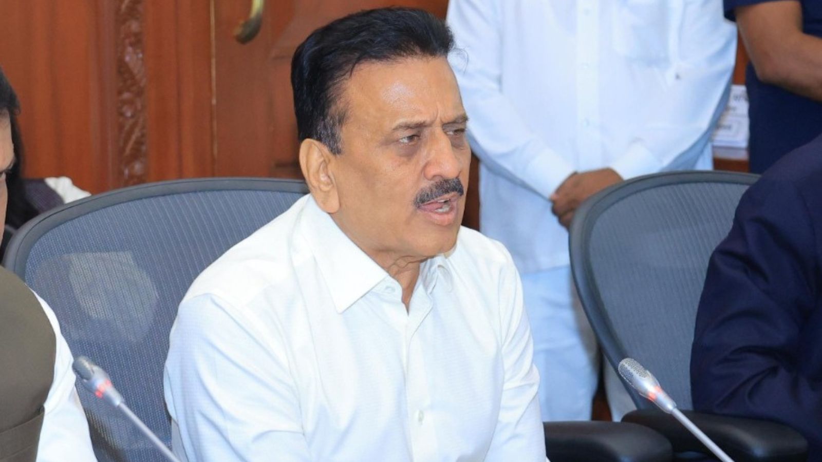 Congress, Sena (UBT) seek Girish Mahajan’s removal over Operation Blue Star remarks