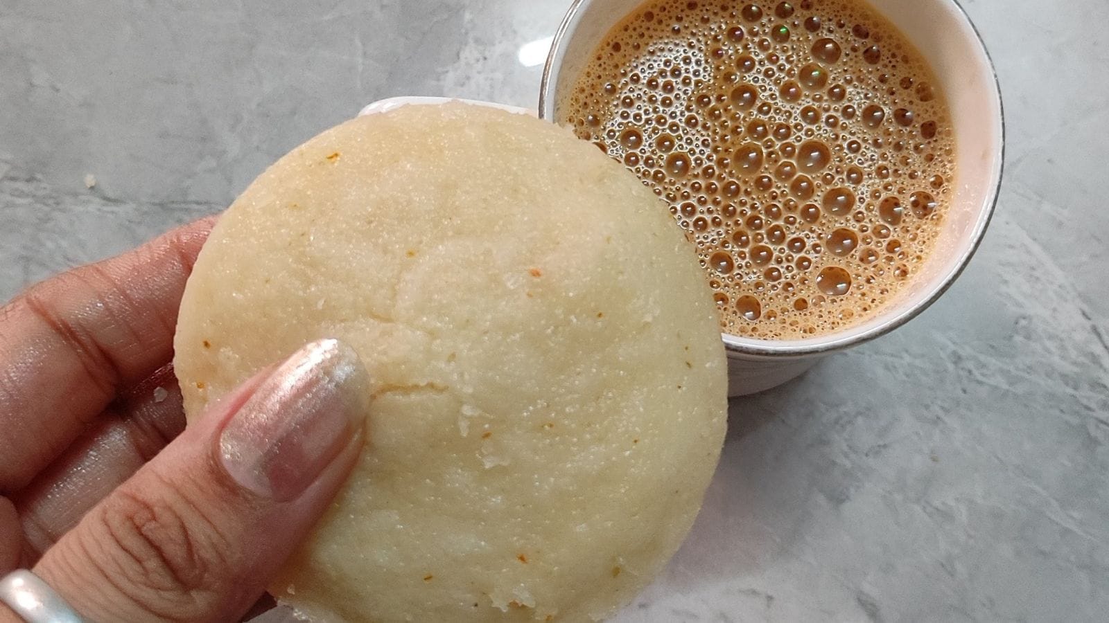 ‘Dissolve in the hot chai and ruin it’: Shashi Tharoor strongly reacts to ‘dunkable’ idlis
