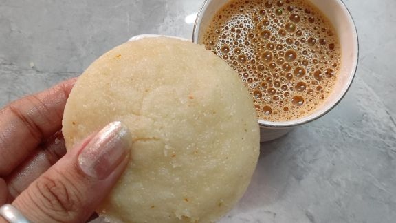 The post had caught Tharoor’s attention, prompting him to respond with humour on what makes a proper idli.