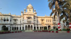 KGMU Lucknow has extended its probe into cashless cancer drug distribution to seven departments after a report exposed irregularities in Urology.
