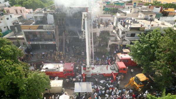 As reports emerged that the fire was severe, senior police, administrative and government officials hurried to the scene to oversee the response
