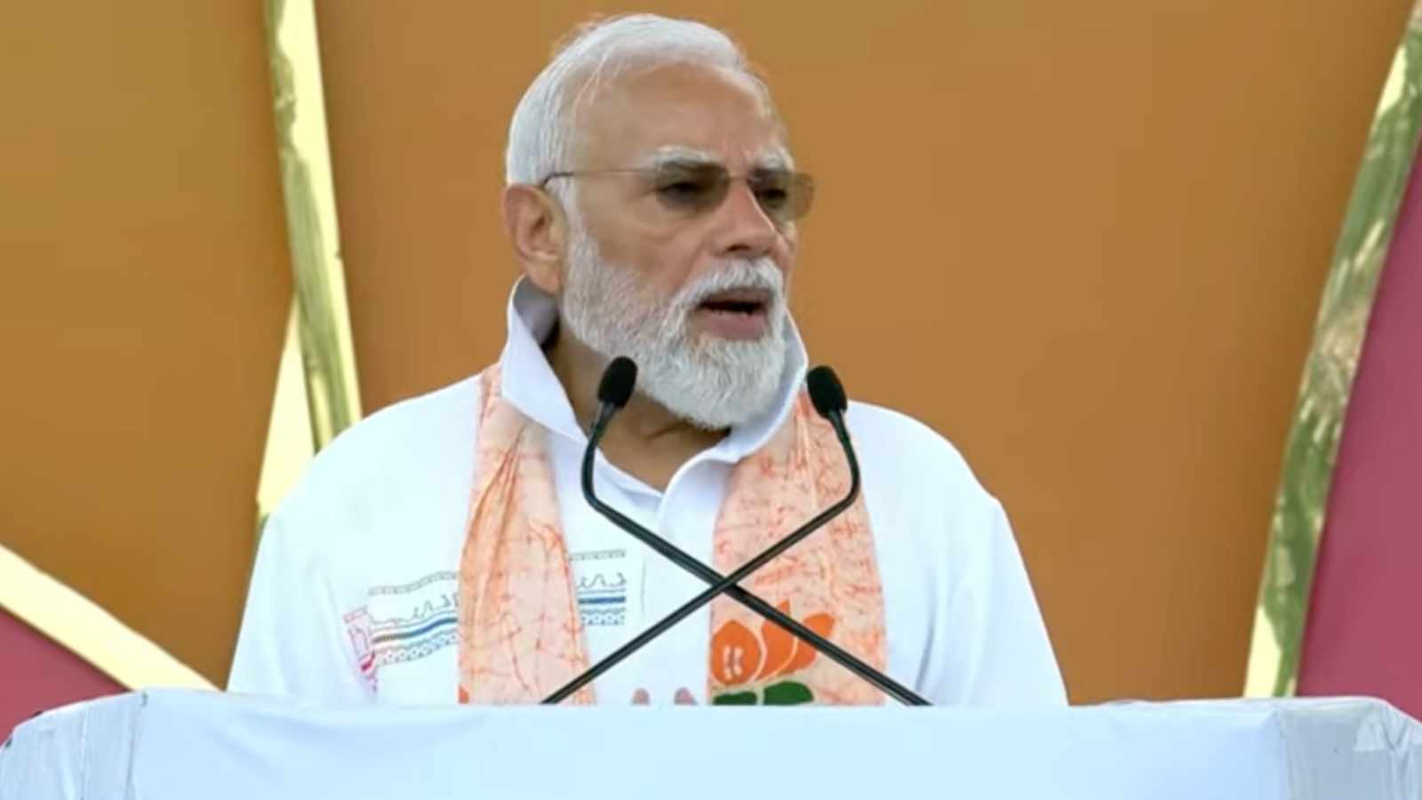 PM Modi Leads 12th International Yoga Day in Kolkata with Focus on Healthy Ageing