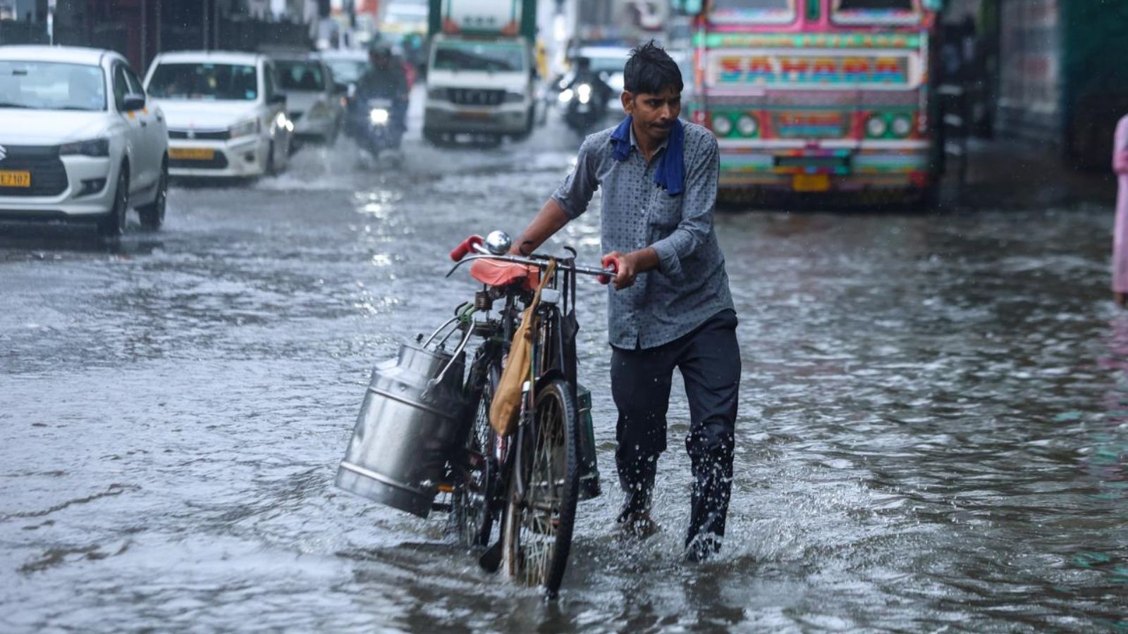 Mumbai records over 300 mm rain in 24 hours; city faces waterlogging, traffic disruption