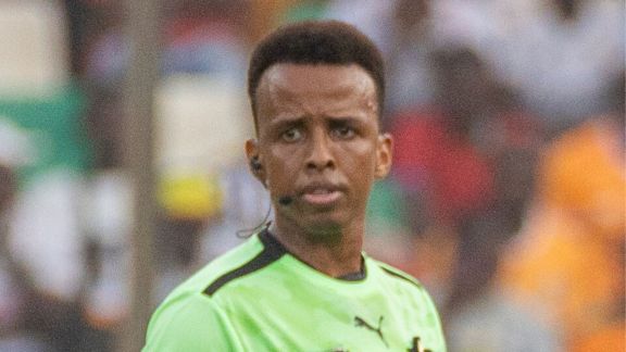 Somali referee denied US entry ahead of World Cup draws support from global leaders