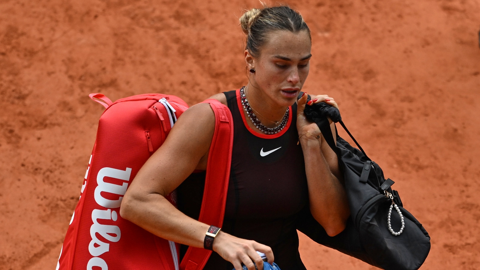 Aryna Sabalenka knocked out by Diana Shnaider in French Open quarterfinal