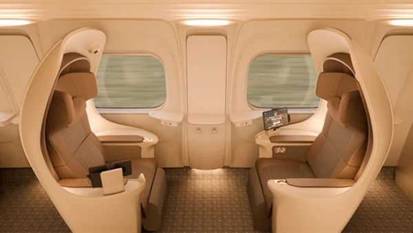 Supreme Class Seat (semi-private type) (Image: JR West)