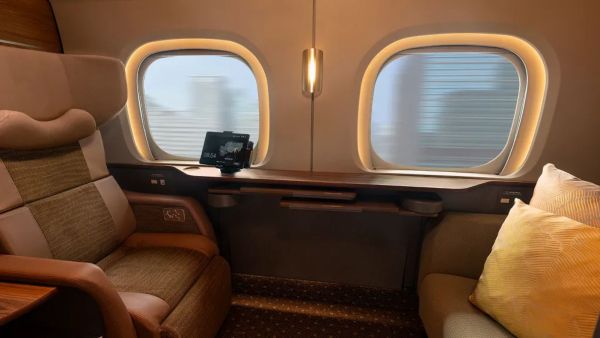 Supreme Class Cabin on Car 7 (Image: JR West)