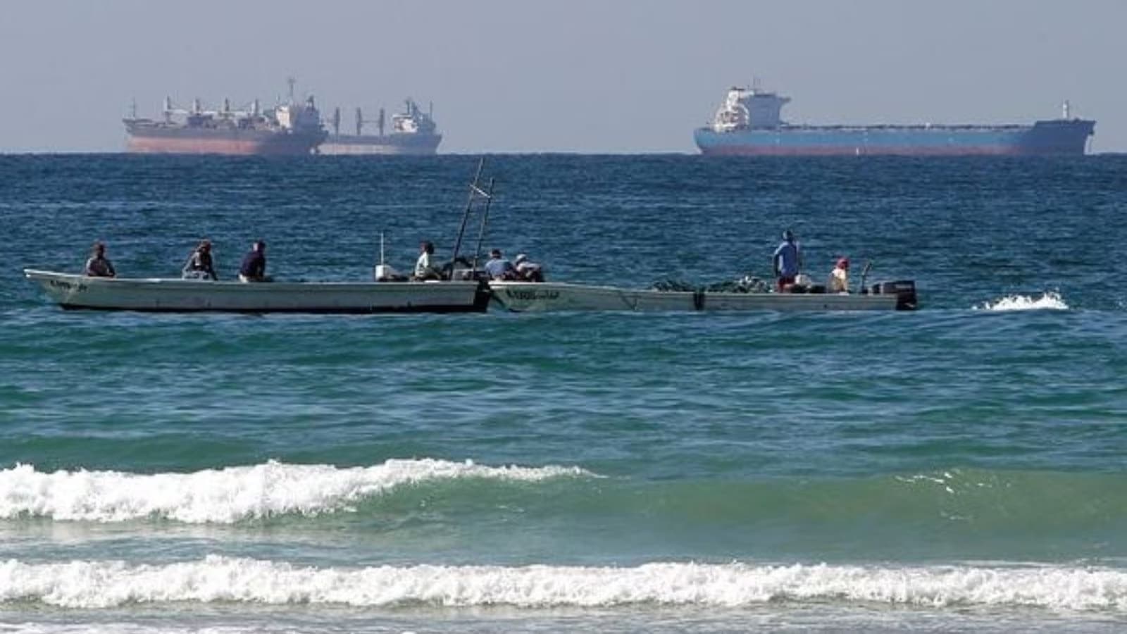 US-Iran Deal: Hormuz Service Fee and Nuclear Program Identified as Likely Discussion Areas