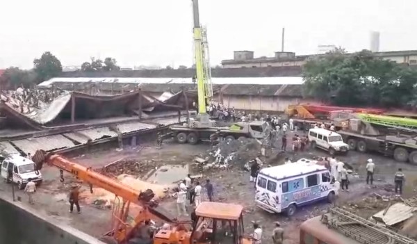 Kolkata warehouse collapse