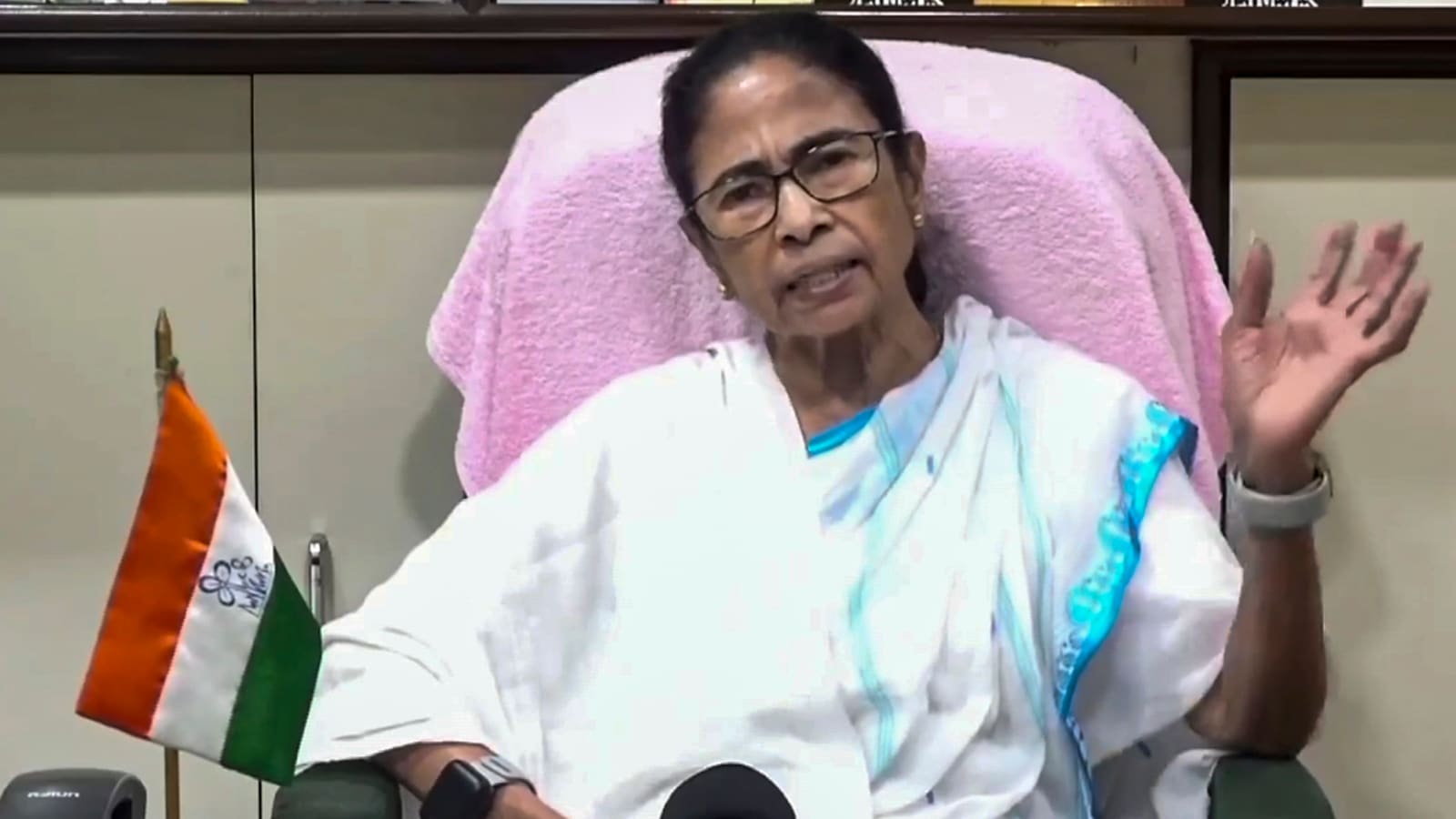 Minutes after CM Suvendu’s claim on ‘forged’ signatures, TMC expels MLAs Ritabrata Bandyopadhyay, Sandipan Saha Minutes after CM Suvendu’s claim on ‘forged’ signatures, TMC expels MLAs Ritabrata Bandyopadhyay, Sandipan Saha