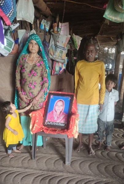 Kishan Bhil's parents with Priya (left) and Avinash.