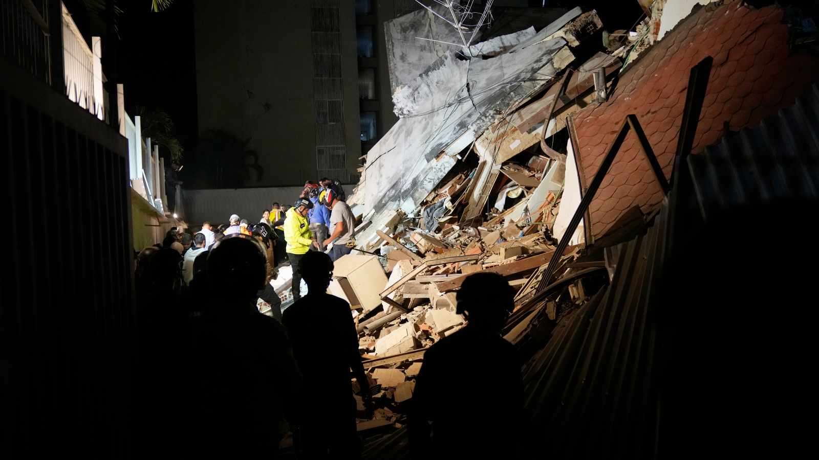 Venezuela Declares Emergency After Twin Quakes; Japan Jolted by Magnitude 7