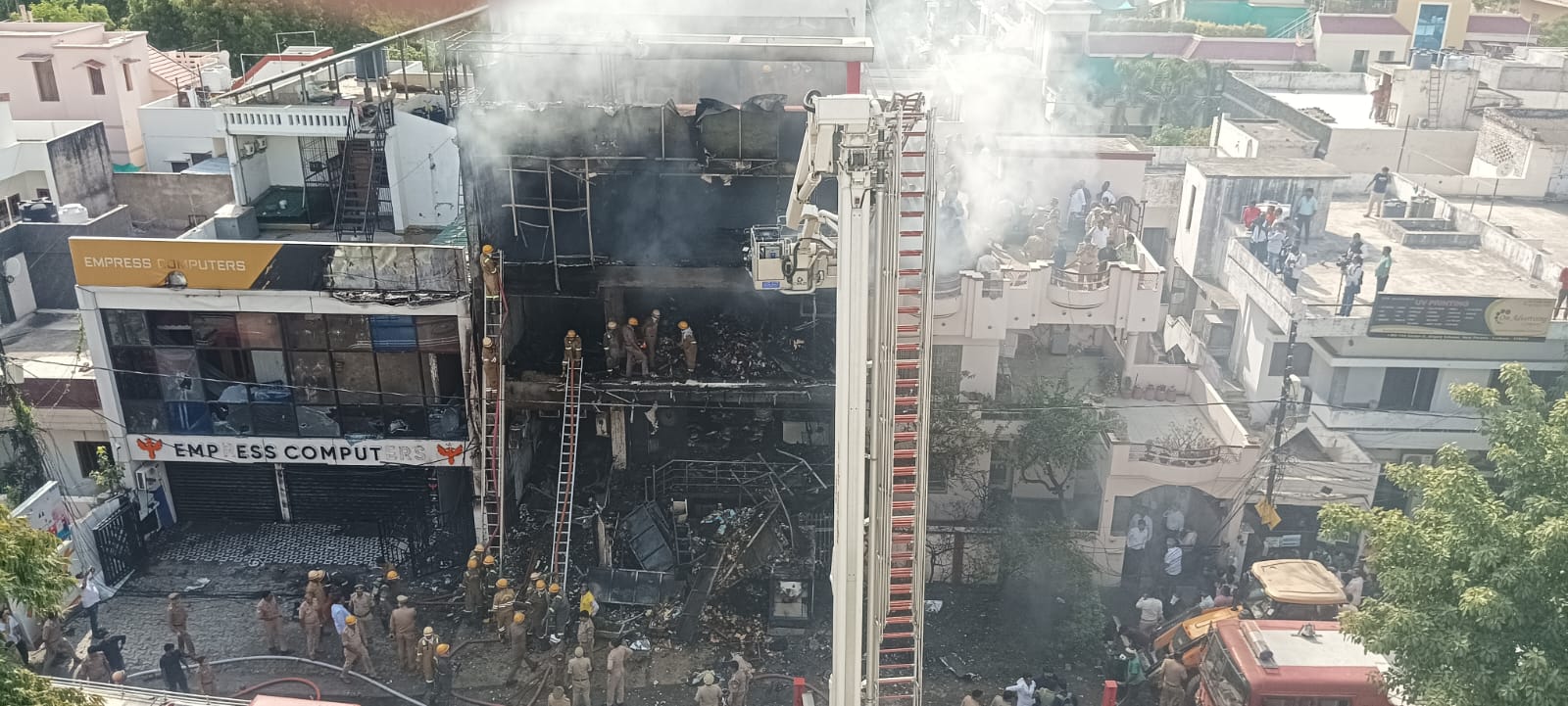 Massive fire guts Lucknow commercial complex
