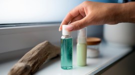 The correct way to use antiseptic liquids