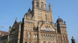 BMC has extended the hawker registration verification deadline to June 26 after only 28,000 of nearly 99,000 registered vendors completed the process. (File Photo)