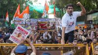 Mumbai: IYC President Uday Bhanu Chib scales a barricade as he along with party workers take out a protest march, from Chaityabhoomi in Dadar to Shivaji Park, against the alleged NEET paper leak and concerns regarding the OSM system in CBSE’s board examinations, in Mumbai, Tuesday, June 2, 2026. (PTI Photo/Shashank Parade)(PTI06_02_2026_000255A)