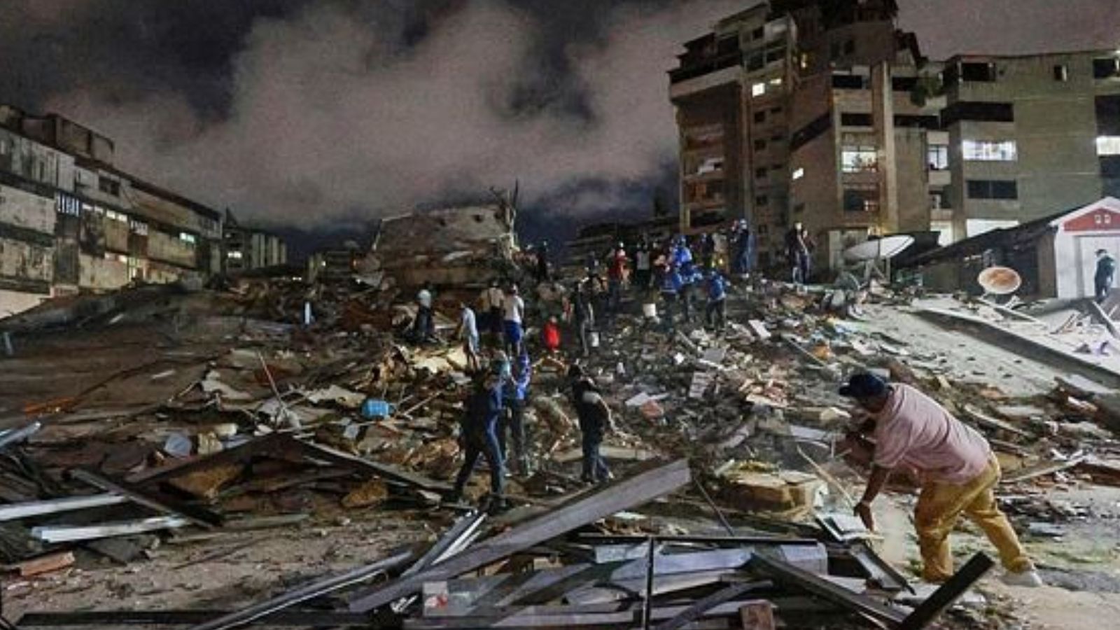 Two Strong Earthquakes Strike Venezuela, Buildings Damaged in Caracas