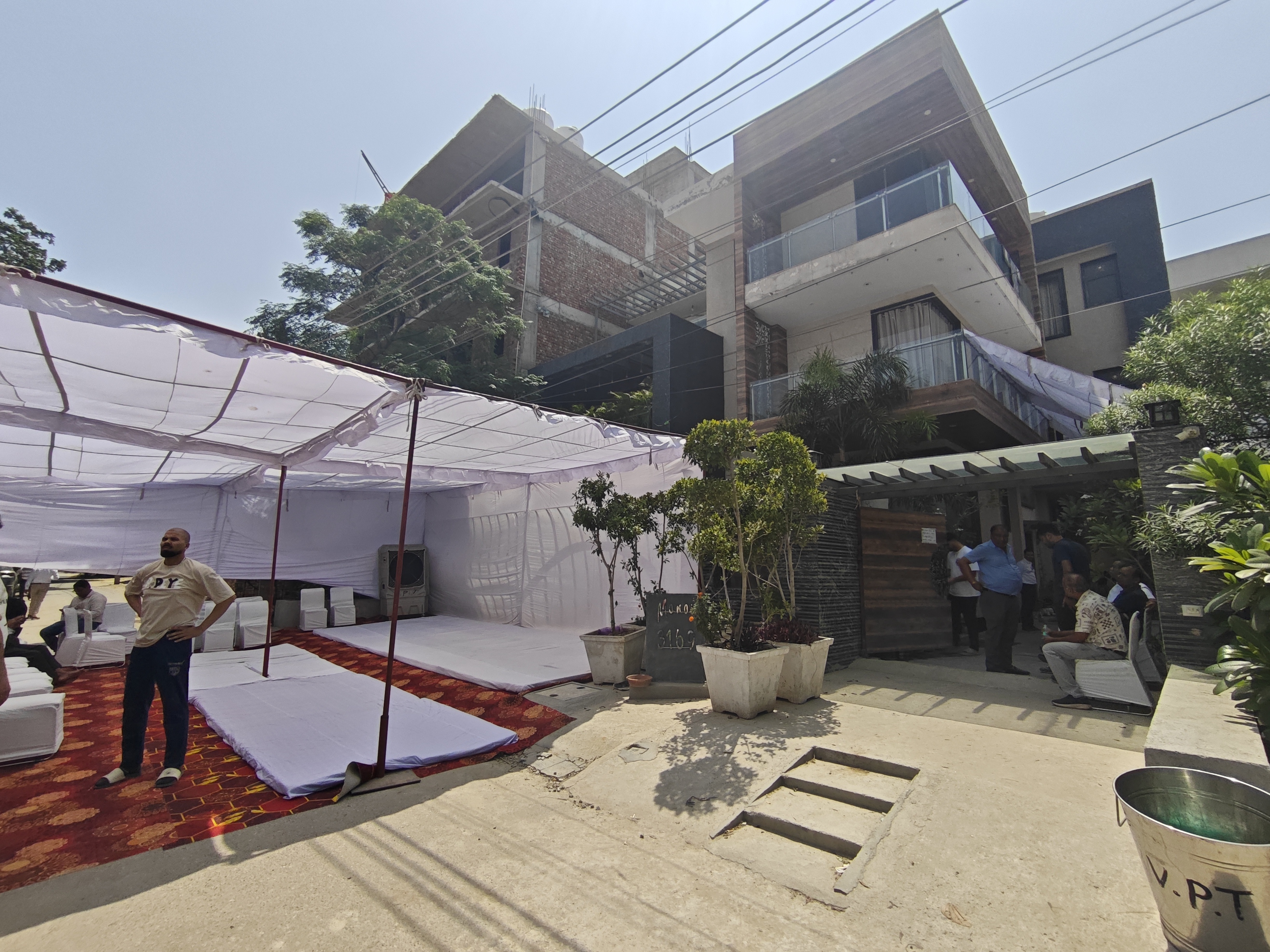Hauz Rani fire tragedy, delhi hotel fire, gurgaon,
