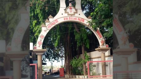 On Friday, the body was taken to a cremation home in Navsari's Veraval area. Some close family members of the Parsi woman and a number of close relatives of her husband attended the cremation ceremony.