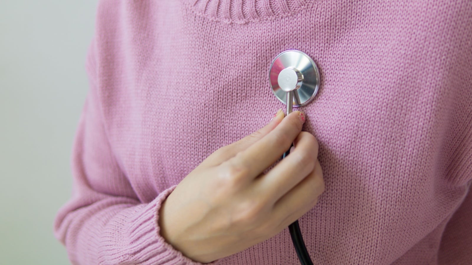 Early menopause before 40 raises heart attack, stroke risk by up to 40%, says study