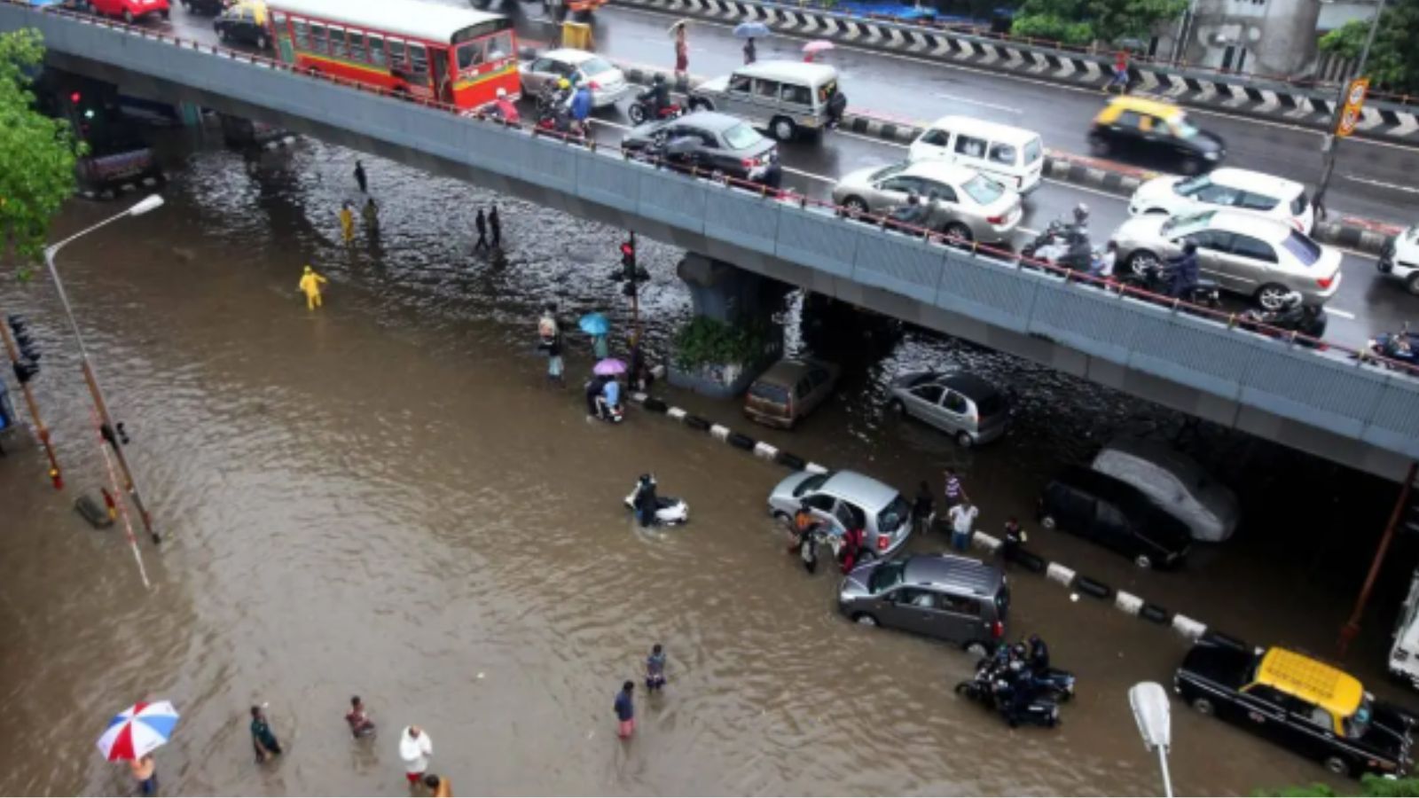 Despite Rs 140-crore flood-control project, Hindmata remains prone to waterlogging