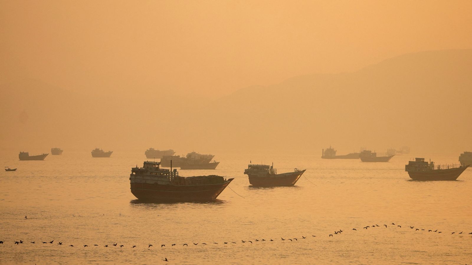 US Reportedly Adopts Iranian Smuggling Tactic for Gulf Oil Exports