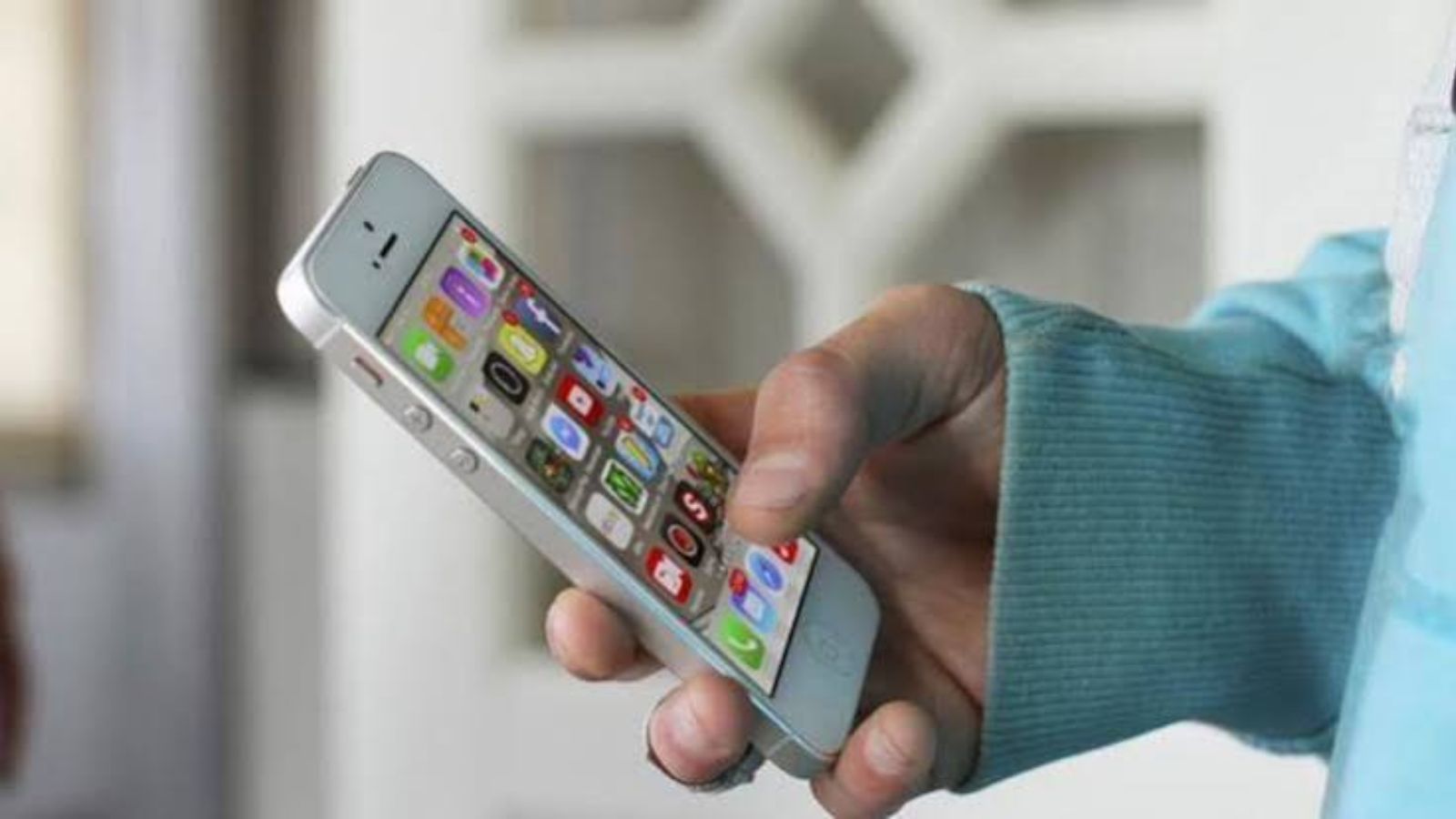 AIIMS Delhi restricts social media use: No reels, logos, or patient info without approval