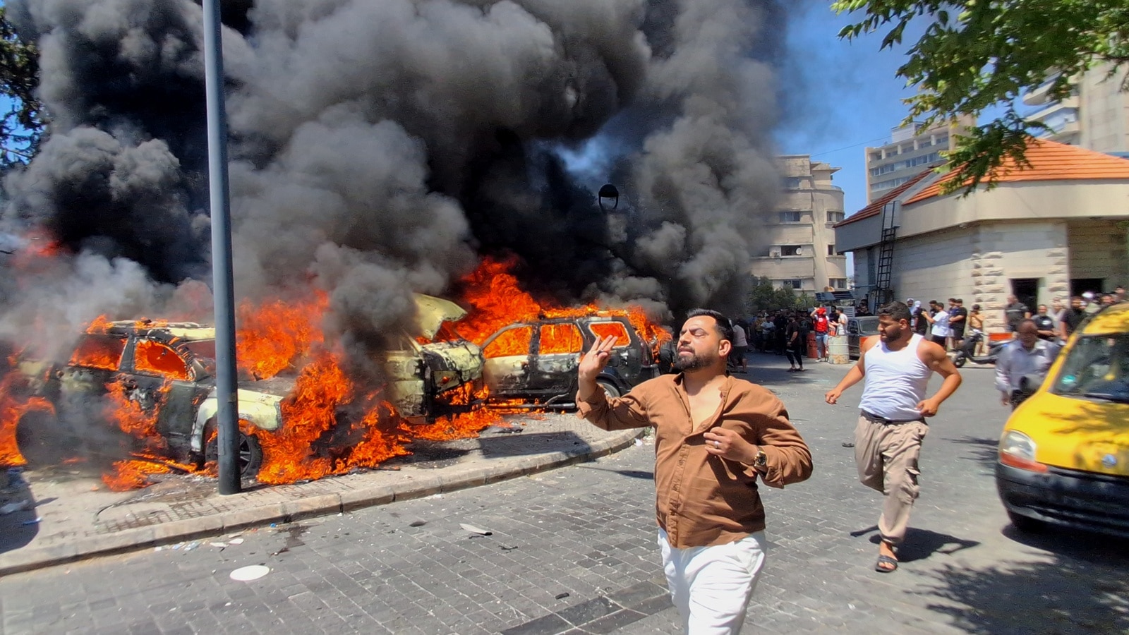 Israel Attacks Beirut Ahead of Potential US-Iran Peace Deal Signing