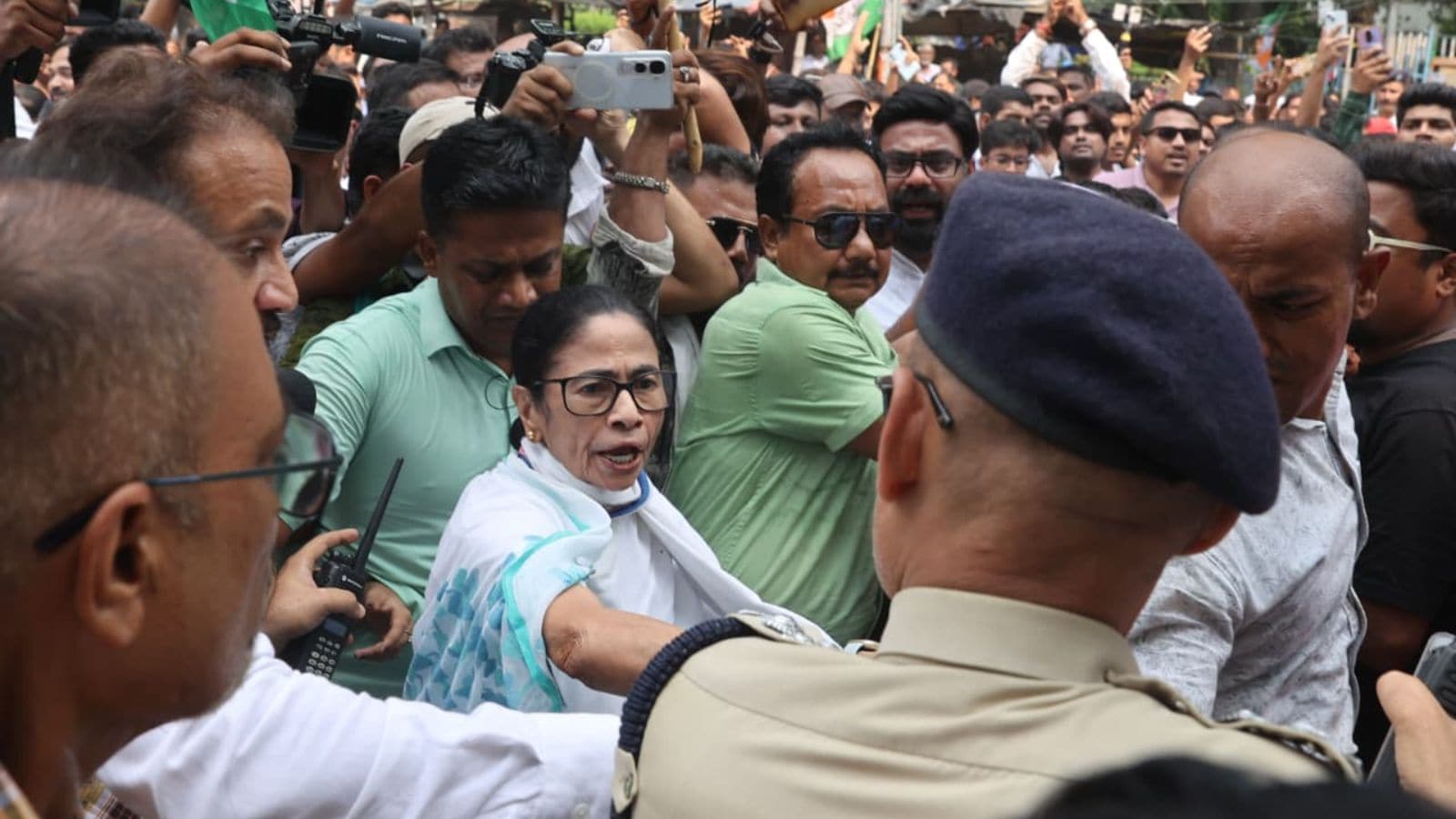 Mamata vows to defeat BJP: Jiyeenge toh BJP ko hataake jayenge