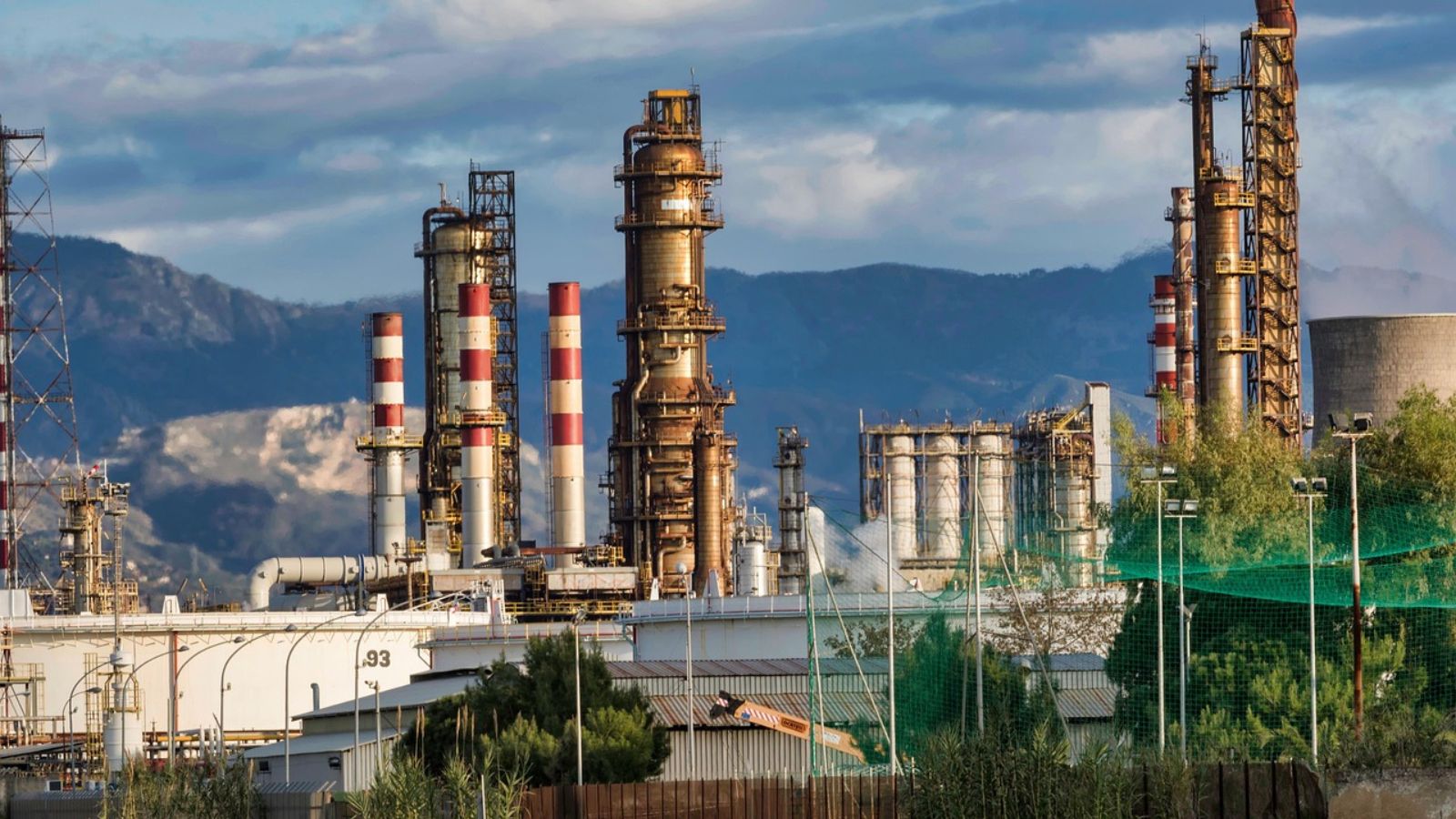 India’s Russian oil imports at record high in June amid Hormuz closure
