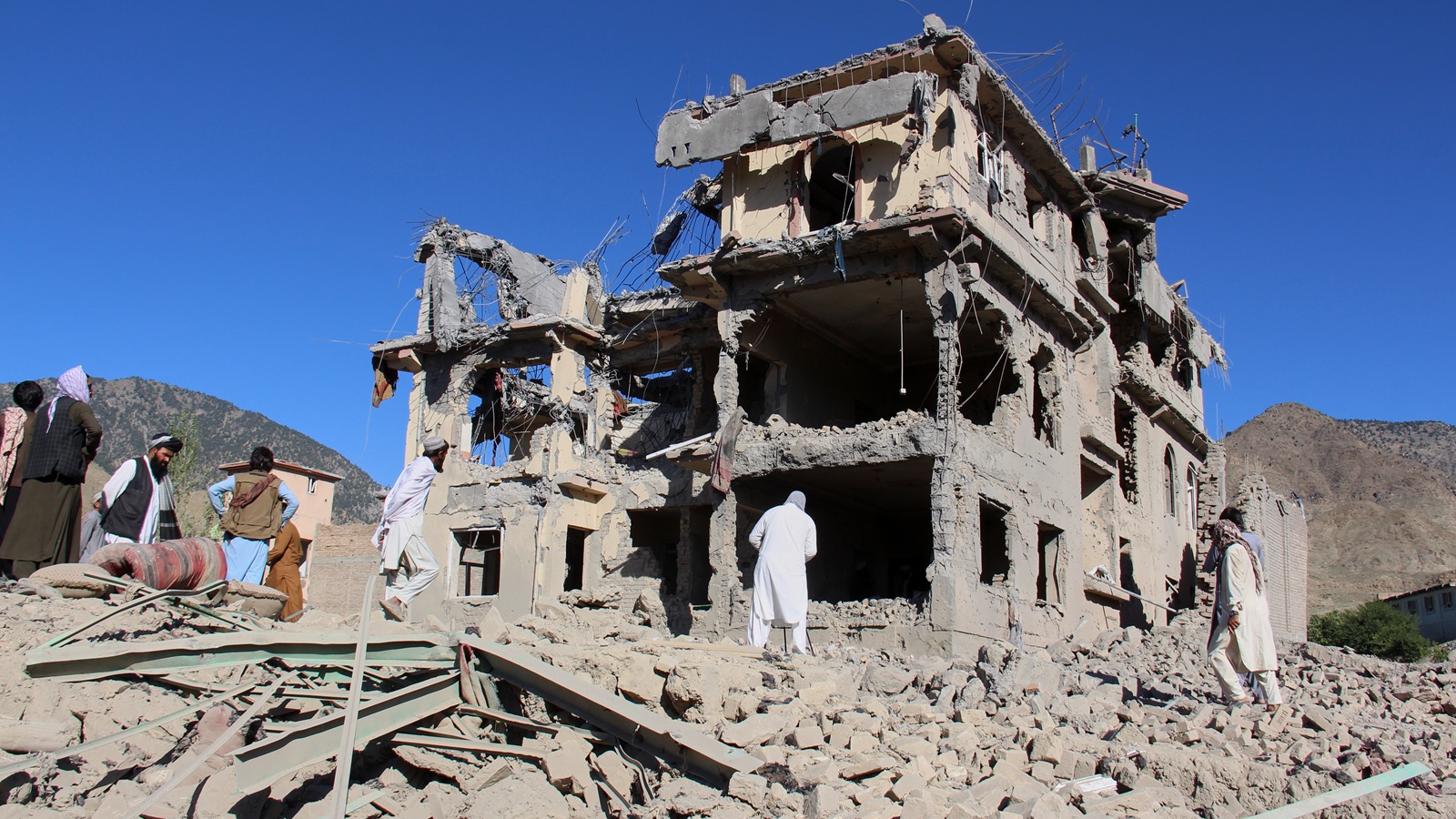 Pakistan Crosses Border: Airstrikes and Ground Troops Enter Afghanistan After Karachi Attack