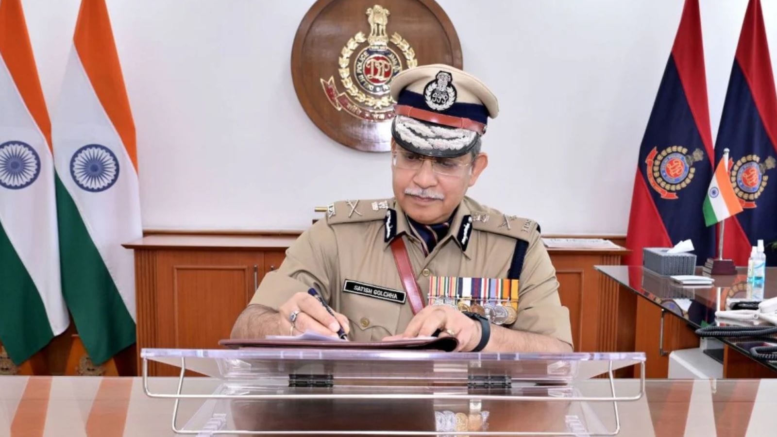 Delhi Police chief orders traffic DCPs to hold foot patrols during weekend