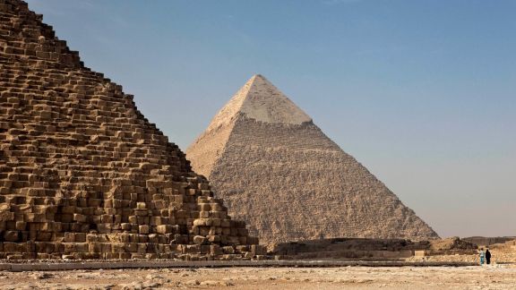 New research suggests the Great Pyramid may have been built using a network of four internal spiralling ramps, allowing workers to move massive stone blocks more efficiently. (Image for representation: Magnific)