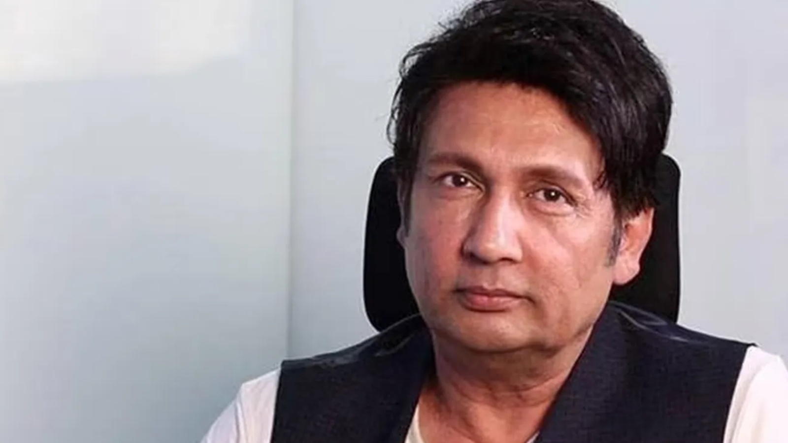 शेखर सुमन ने बताया 15 मिनट में बायसेप्स कैसे बनाएं