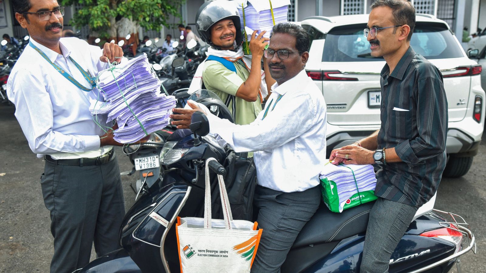 SIR begins on shaky note as over 300 BLOs in Mumbai skip duty, seek relief from regular work