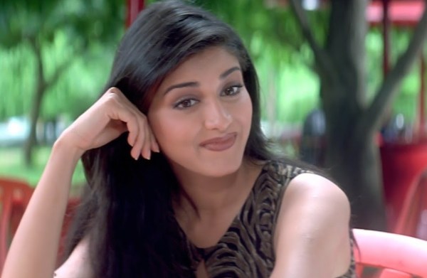 Sonali Bendre in Sarfarosh.
