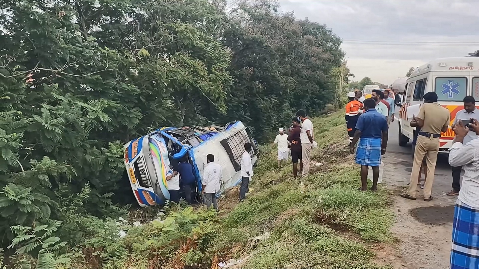 Tourist bus overturns in Viluppuram