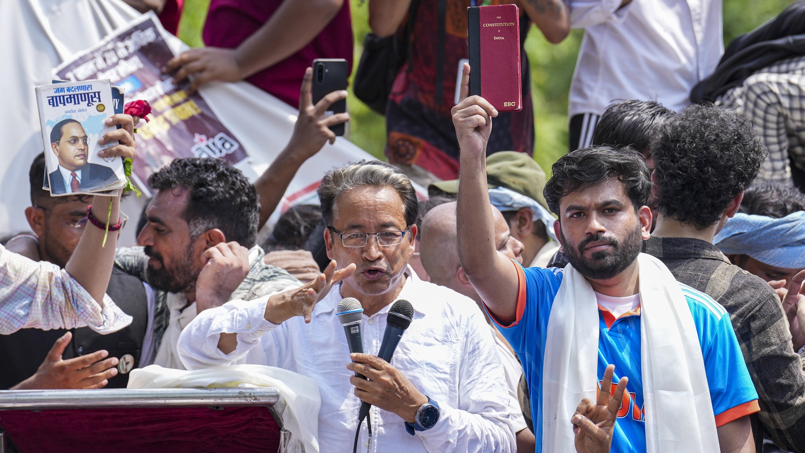 Cockroach Janta Party Protest Live Updates: Dipke warns of protests across India if Education Minister does not resign by 5 pm today